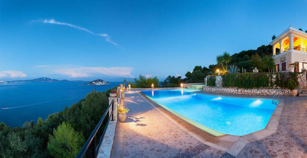 Villa Akros And Suites Keri Exteriér fotografie